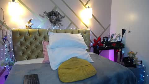 Paloma  online show from December 11, 4:28 am