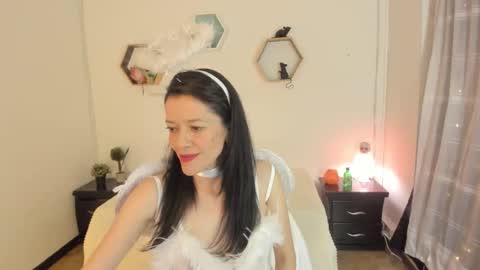 Paloma  online show from October 31, 9:52 pm