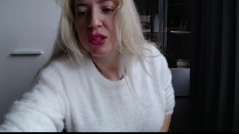 Snapshot of pam_fans chatting on October 18, 6:49 am BABE online show from October 18, 6:49 am