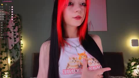 Molly online show from January 11, 8:10 pm