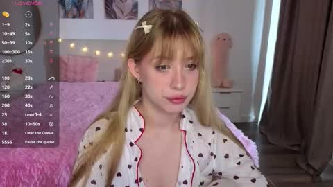 Lina online show from March 22, 8:31 am