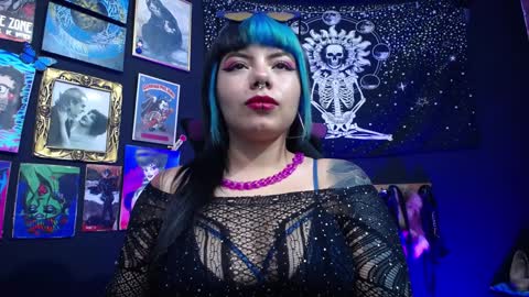 Snapshot of pandoragoddess chatting on December 9, 10:20 pm online show from December 9, 10:20 pm