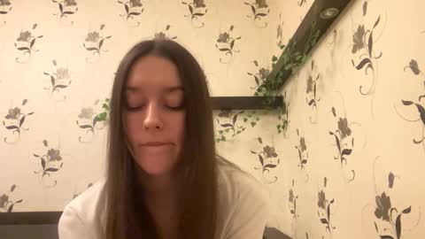 Snapshot of pantease_ chatting on October 2, 9:20 pm Kate online show from October 2, 9:20 pm