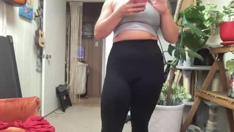 Snapshot of pantiesofthefae chatting on October 27, 12:55 pm Pantiesofthefae online show from October 27, 12:55 pm