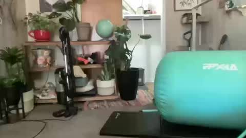 Snapshot of pantiesofthefae chatting on October 17, 5:49 pm Pantiesofthefae online show from October 17, 5:49 pm