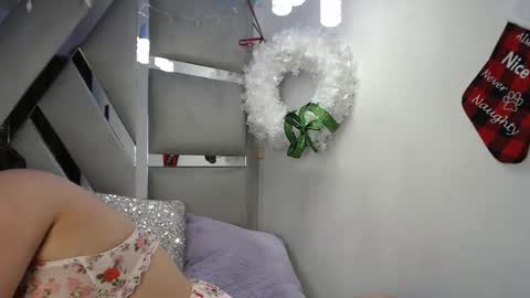 Paola Lyon online show from January 10, 7:43 pm