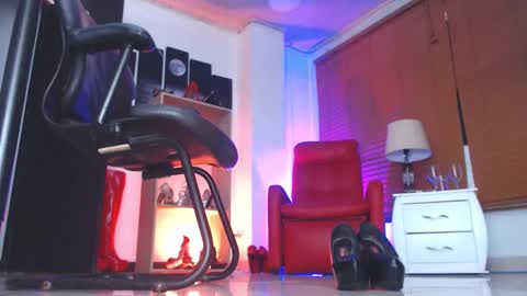 Snapshot of paola_xxt chatting on September 13, 10:45 am PAOLA  online show from September 13, 10:45 am