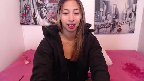 Paola online show from December 1, 12:30 pm