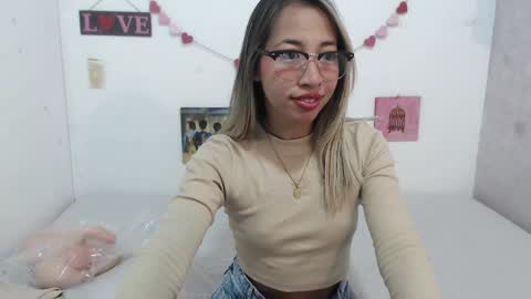Paola online show from January 14, 11:53 am