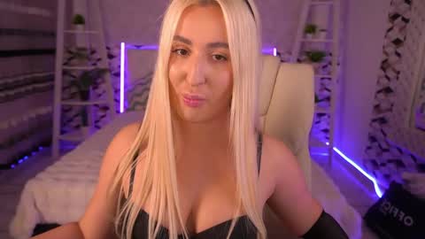 Lia online show from April 12, 2:53 pm