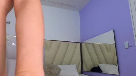 Amy and my doll online show from December 17, 4:56 am