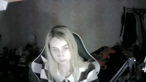 paradise_shade online show from November 28, 3:59 pm