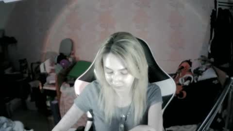 paradise_shade online show from November 24, 5:37 pm