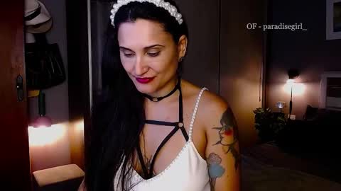 Snapshot of paradisegirl_ chatting on December 8, 9:30 pm My alter ego Betinna Flowers - a tattooed Miss - Are you missing me come in here - online show from December 8, 9:30 pm