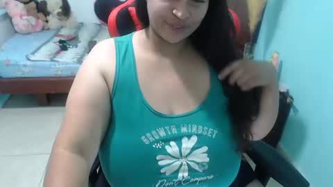 Snapshot of pareja_explosivasexx chatting on January 27, 7:45 am Luna online show from January 27, 7:45 am