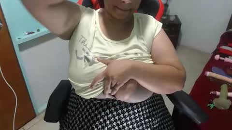 Snapshot of pareja_explosivasexx chatting on September 9, 7:57 pm Luna online show from September 9, 7:57 pm
