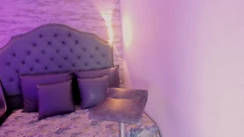 Taylor  online show from October 16, 9:39 pm