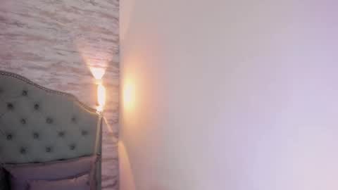 Taylor  online show from October 14, 8:00 pm