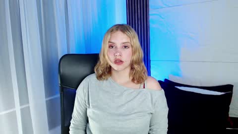 Lizz  online Monday to Saturday from 9pm to 5am Colombia time online show from January 12, 3:17 am