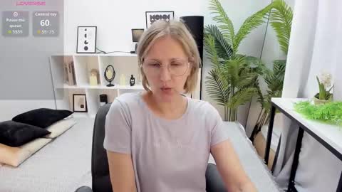 Paris online show from September 22, 7:56 pm