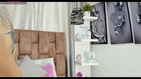 paris_noa online show from February 15, 7:17 pm