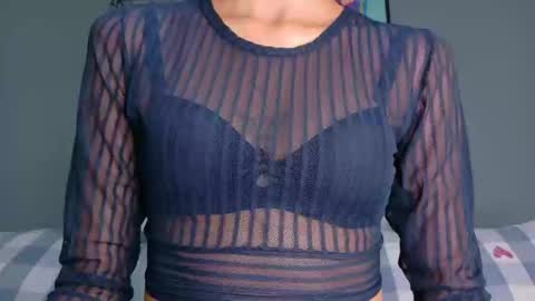 Snapshot of parisfox_ chatting on October 2, 11:37 am PARIS online show from October 2, 11:37 am