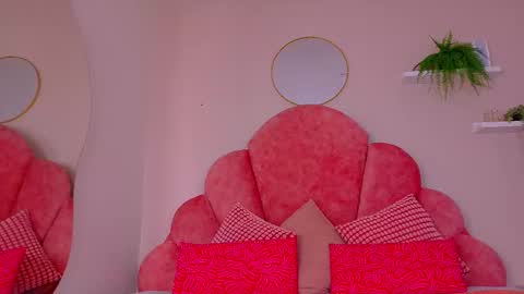 PARIS online show from February 2, 7:46 pm