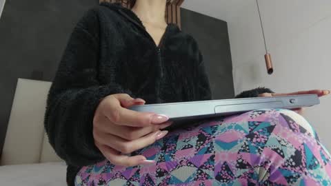 Snapshot of parisfox_ chatting on February 2, 12:02 pm PARIS online show from February 2, 12:02 pm