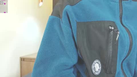 Snapshot of parisfox_ chatting on February 18, 7:32 pm PARIS online show from February 18, 7:32 pm