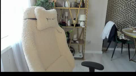 Nikki online show from July 9, 3:03 pm