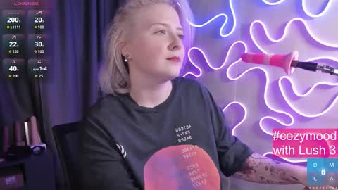 LunaAlan online show from October 5, 7:02 am