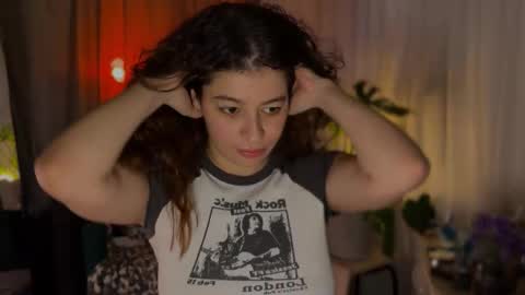 Snapshot of passionessa chatting on October 8, 8:29 am Call me Miss Alice Careful Passion Queen online show from October 8, 8:29 am