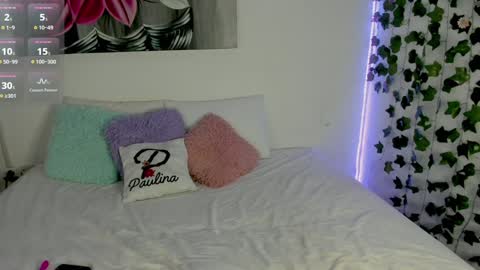 paulina online show from December 28, 12:47 am