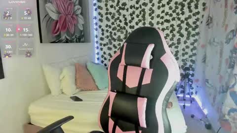 paulina online show from February 15, 10:44 am