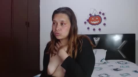 PAULA online show from November 5, 3:01 am