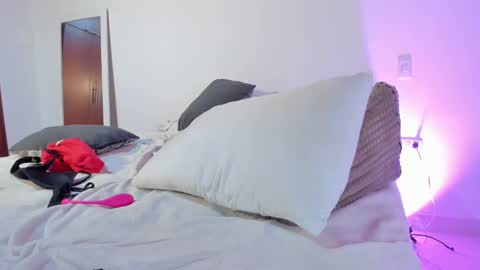 Paula perez - online show from December 20, 4:20 am