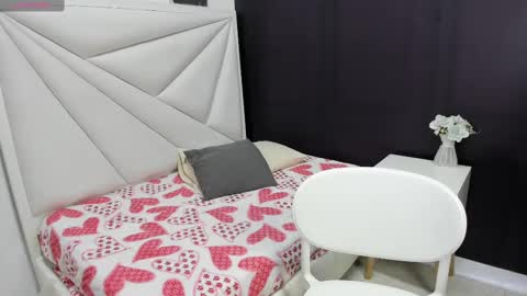 Paula online show from September 22, 2:26 pm