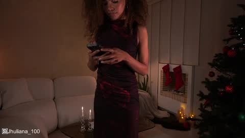 Snapshot of paulacora100 chatting on December 15, 1:13 am Paula online show from December 15, 1:13 am