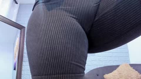 Snapshot of paulafer_ chatting on October 8, 8:35 pm      online show from October 8, 8:35 pm