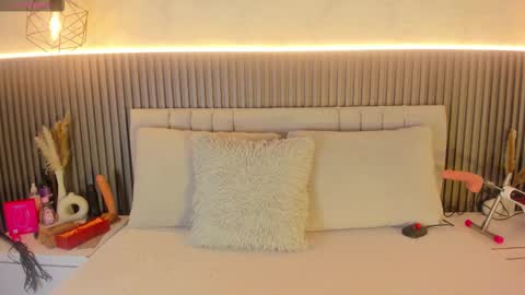 pauletejohnson online show from December 16, 3:23 am