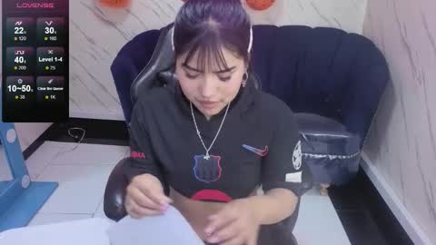 Snapshot of paulette_v chatting on October 28, 2:12 pm Live 800am 200pm COLOMBIAN HOUR online show from October 28, 2:12 pm