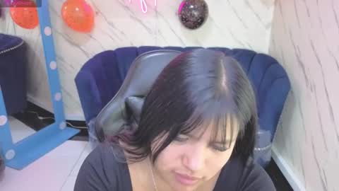 Snapshot of paulette_v chatting on October 20, 1:03 pm Live 800am 200pm COLOMBIAN HOUR online show from October 20, 1:03 pm