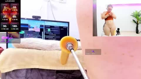 Paulina Davis  online show from December 2, 12:45 am