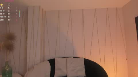 Paulina Santos  online show from March 24, 7:41 pm