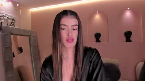 Paulina Santos  online show from February 1, 8:18 pm