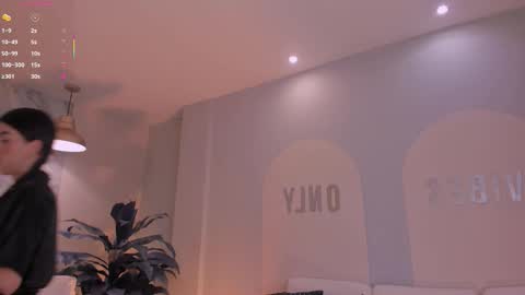 Paulina Santos  online show from March 27, 8:09 pm