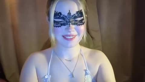 PawsClawss online show from October 15, 4:20 pm