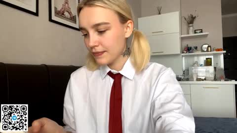 Lola online show from October 19, 12:29 pm