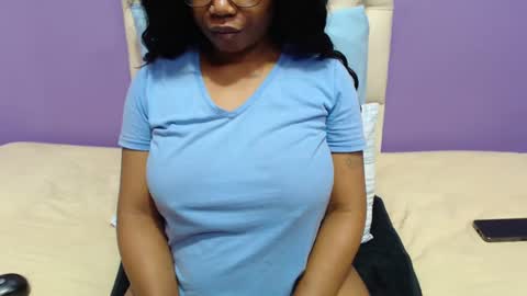 Snapshot of peachassxx chatting on February 27, 6:29 am peachy online show from February 27, 6:29 am