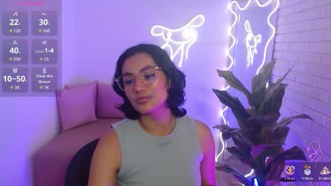 peachy_tay online show from November 20, 11:55 am